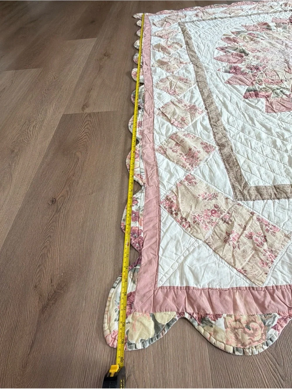 VTG Y2K Lovely Handcrafted Giant Pink Dahlia Medallion Patchwork Quilt 79x77”